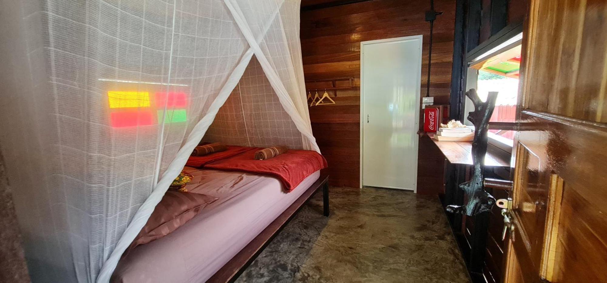 Отель Wooden Hut Koh Kood Ko Kut Экстерьер фото